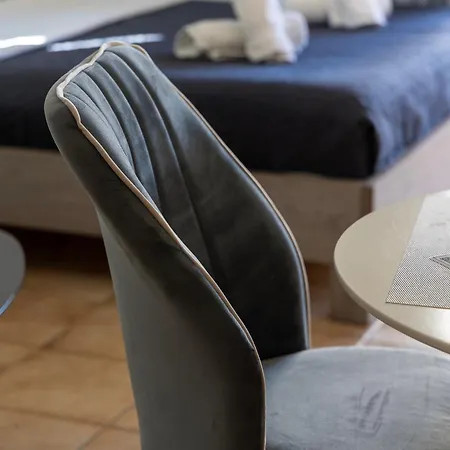 Elia Mini 8 公寓 *